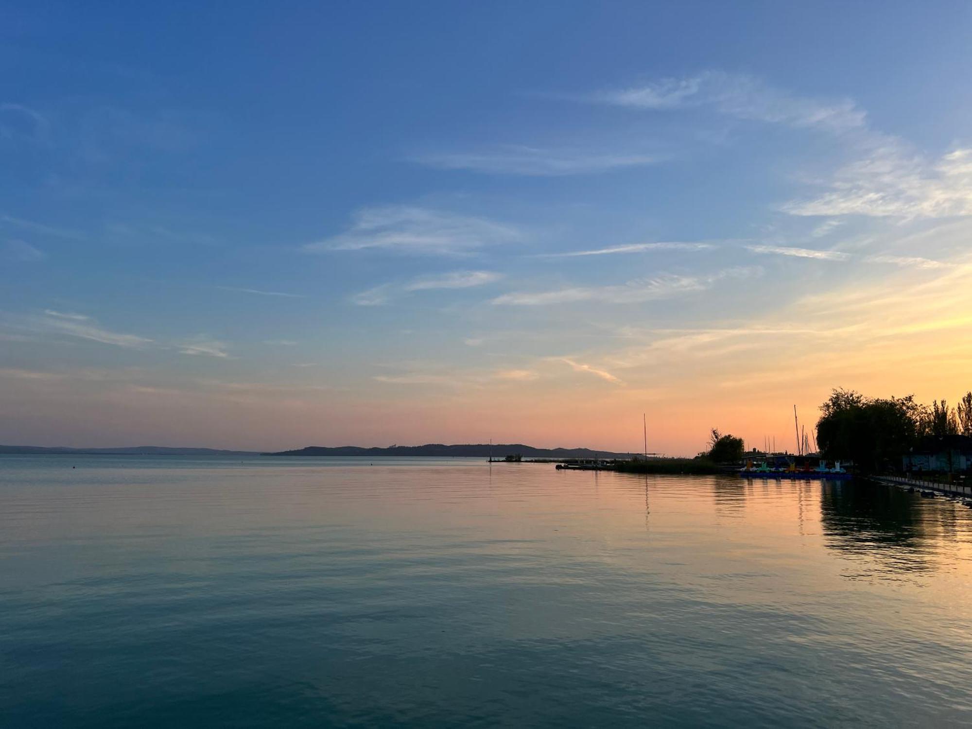 Neon Apartman Csopak Balaton מראה חיצוני תמונה