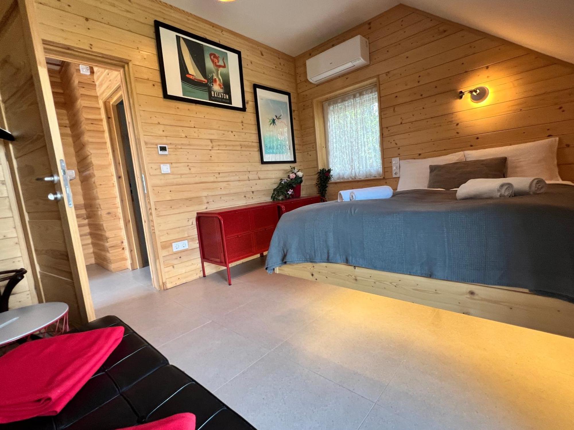 Neon Apartman Csopak Balaton מראה חיצוני תמונה