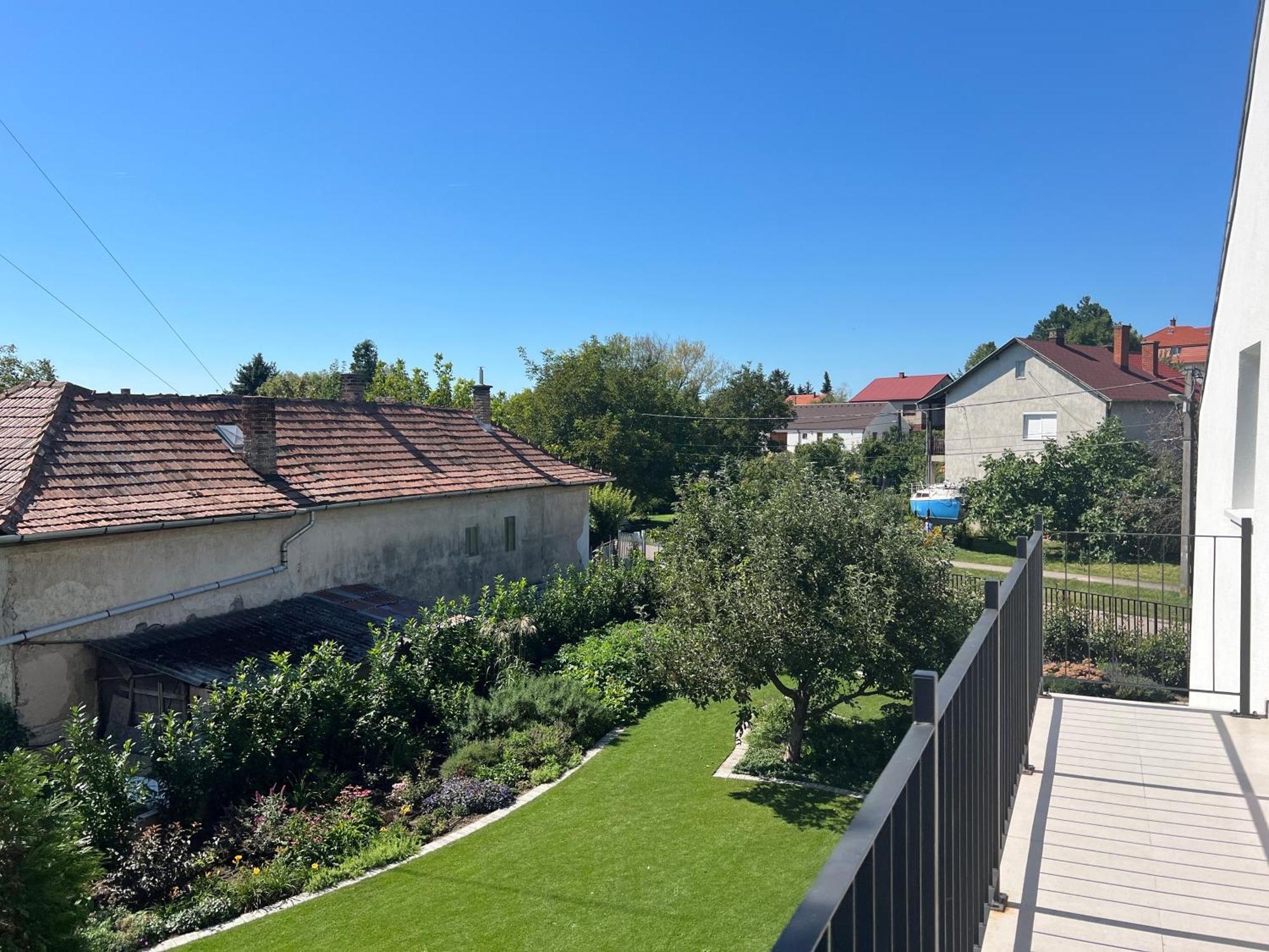 Neon Apartman Csopak Balaton מראה חיצוני תמונה